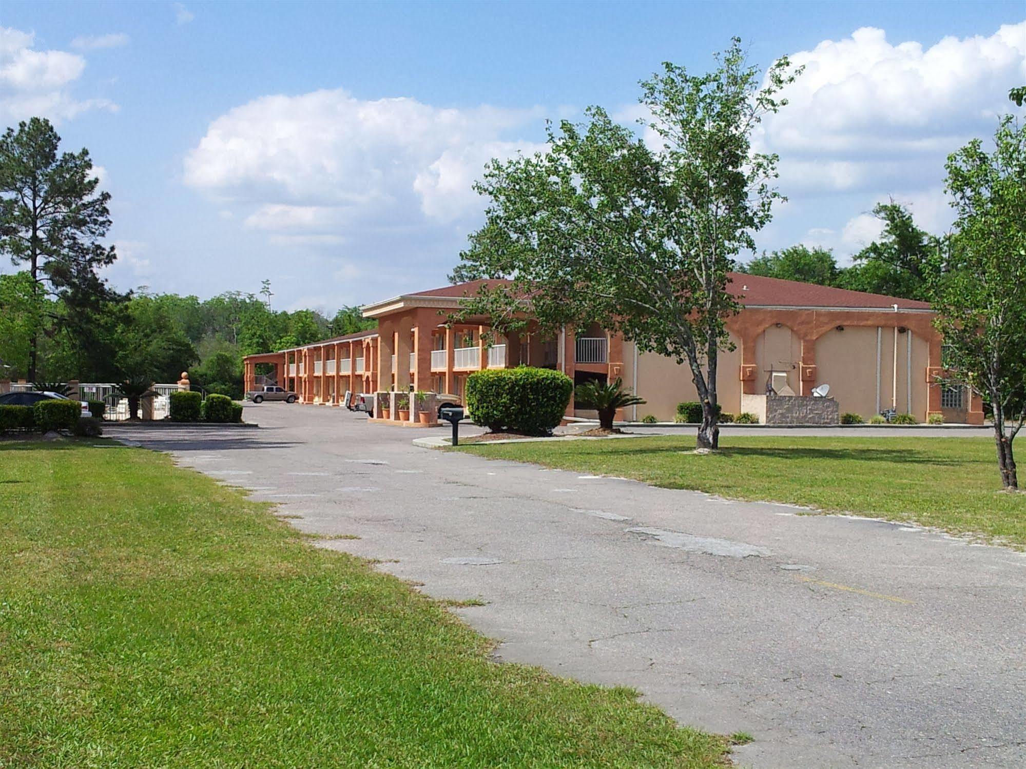 Hotel Valdosta Ga I-75 & Us-221 N Hwy ภายนอก รูปภาพ