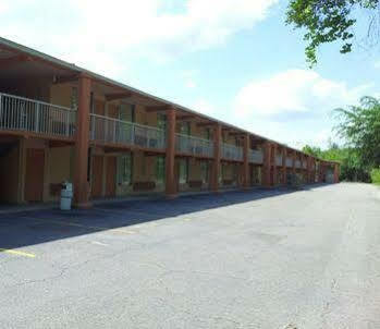 Hotel Valdosta Ga I-75 & Us-221 N Hwy ภายนอก รูปภาพ